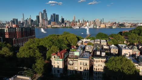 Brownstone-homes-and-apartment-buildings