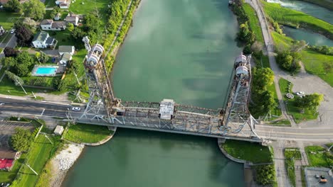 Historische-Welland-Vertikale-Hebebrücke,-Ontario,-Kanada;-Luftaufnahme