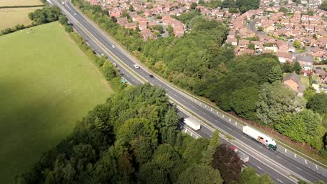 Timelapse-Aéreo-De-La-Carretera-A55-Cerca-De-Buckley,-Gales-Del-Norte