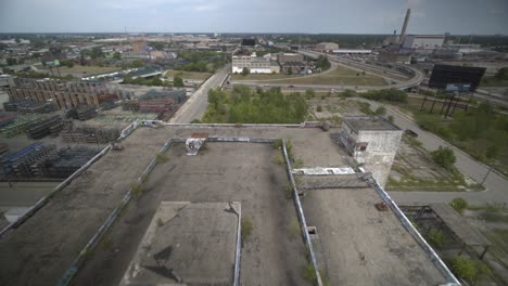 Vista-De-Dron-4k-De-Planta-De-Fabricación-Abandonada-En-Detroit-20