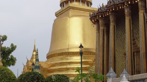El-Impresionante-Y-Dorado-Gran-Palacio-En-Bangkok,-La-Capital-De-Tailandia