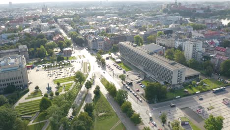 Luftaufnahme-über-Wohn--Und-Bürogebäude-In-Krakauer-Dächern,-Krakau-In-Polen-An-Einem-Sonnigen-Tag