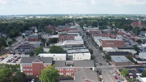 Bowling-Green,-Ohio-downtown-skyline-drone-video-moving-left-to-right