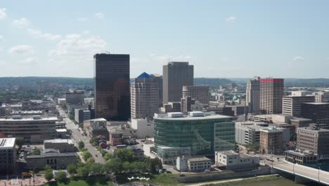 Dayton,-Ohio-skyline-and-river-with-drone-video-moving-forward