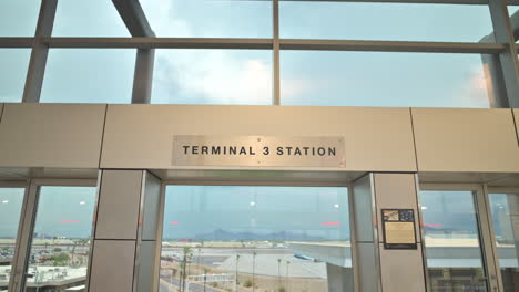 Estación-Terminal-3-En-El-Aeropuerto-Internacional-De-Phoenix-Sky-Harbour