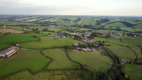 Aerial-Drone-Shot-of-Farming-Fields-and-Devon-Countryside,-England