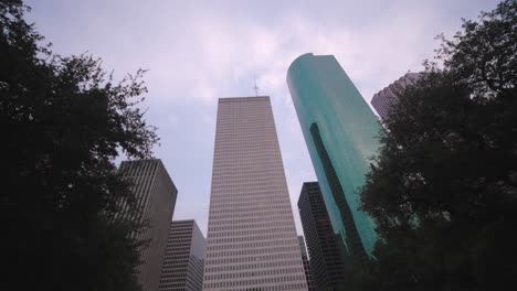 Establishing-shot-of-the-Houston-city-Hall-building-1