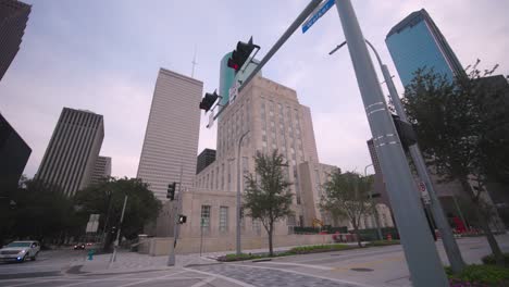 Establishing-shot-of-the-Houston-city-Hall-building-5