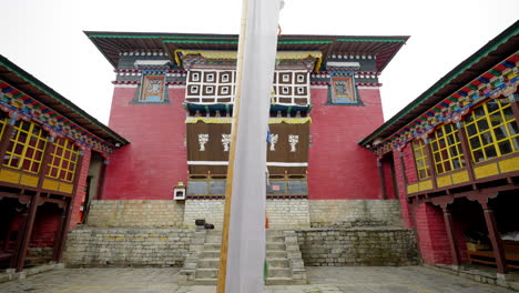 Monasterio-De-Tengboche-En-Nepal-Patio-Del-Colorido-Monasterio-En-El-Himalaya-De-Nepal