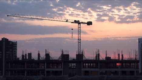 Sunset-Timelapse-over-Building-construction-in-the-city