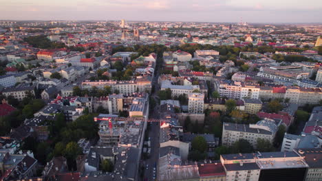 Krakauer-Innenstadt-Und-Altstadt-Bei-Sonnenaufgang,-Polen,-Luftbild