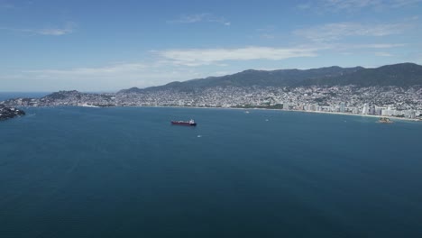 Ocean-Bay-of-Tropical-Acapulco,-Mexico---Aerial-Establishing-View
