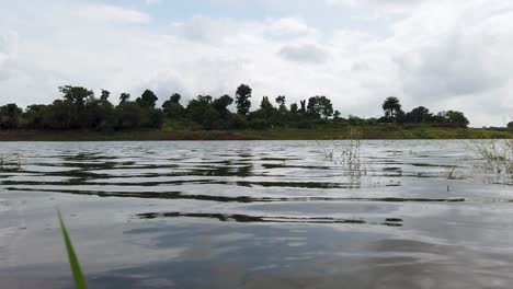 Río-Godavari-Durante-El-Día-En-Ramkund,-Nashik,-Maharashtra,-India