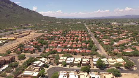 Homes-in-Oro-Valley-near-Tucson,-aerial-view-of-red-roofs