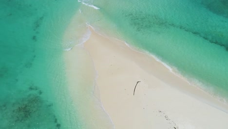 Aerial-top-view-stunning-caribbean-island,-white-sand-and-turquoise-sea-water,-Cayo-de-Agua-Los-Roques