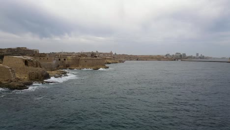 Panoramic-view-of-the-coastline-close-to-Valletta