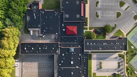 Top-down-aerial-view-of-large-school-building