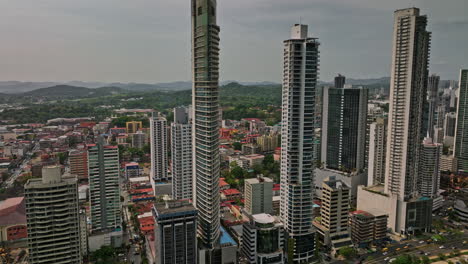 Panama-City-Aerial-V17-Fliegen-Um-Die-Eigentumswohnung-Des-Yachtclubs-Herum-Und-Erfassen-Wohngrundstücke-Am-Wasser-Entlang-Der-Av
