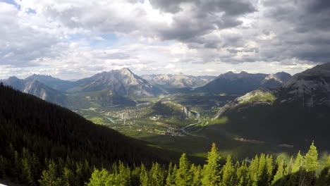 Montaña-De-Azufre-Lapso-De-Tiempo-De-Nubes-Banff-Alberta