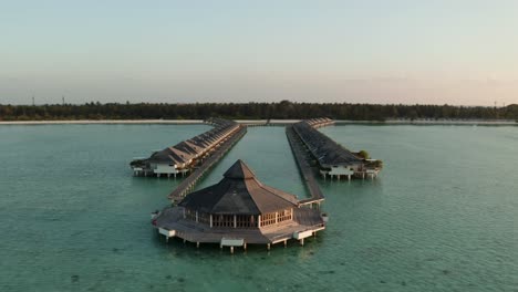 Drone-footage-of-bungalows-in-Maldives