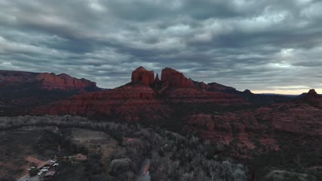 Cathedral-Rock-In-Sedona,-Arizona-With-Overcast-At-Dusk