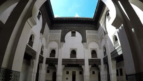 4K-Footage-of-the-interior-of-a-Madrasa-in-Fez,-Morroco-1