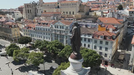 Statue-In-Der-Luftaufnahme-Der-Innenstadt-Von-Lissabon