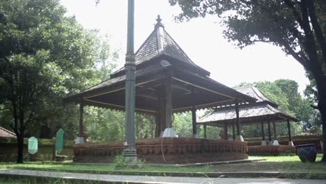 Wooden-pavilion-architecture-of-the-inner-court-of-ancient-old-palace-of-Keraton-Kasepuhan-Cirebon,-West-Java,-Indonesia-2
