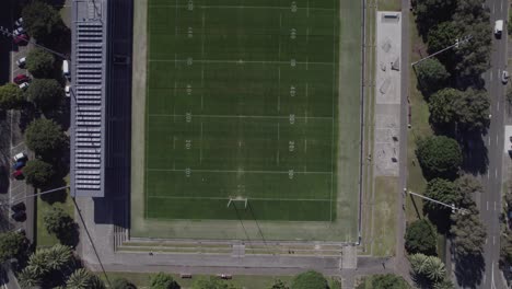 Flug-über-Das-Fußballfeld-Im-Redfern-Park-Und-Sportkomplex-In-New-South-Wales,-Australien