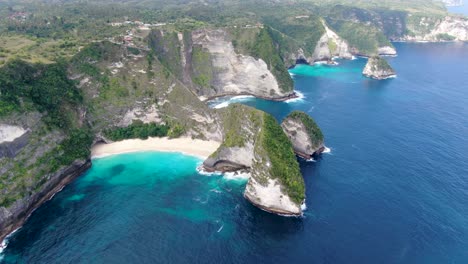 Gorgeous-landscape-and-coastline-of-Nusa-Penida-island,-aerial-view