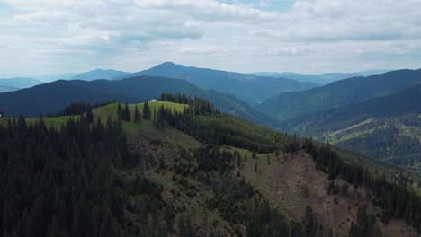 La-única-Casa-En-La-Cima-De-La-Montaña