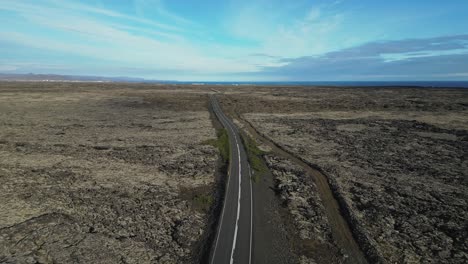 Carretera-Islandesa-En-Un-Día-Libre-Al-Azar