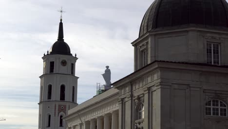 Die-Kathedrale-Von-Vilnius-Wurde-Von-Der-Seite-Aus-Nicht-Touristensicht-Erschossen