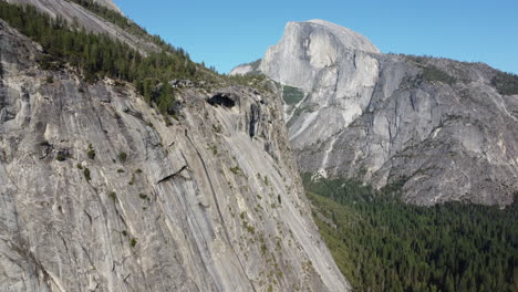 Yosemite-National-Park,-the-aerial-shot-going-backward