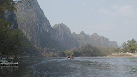 Vista-Icónica-De-La-Montaña-Y-El-Río-De-Guilin,-China