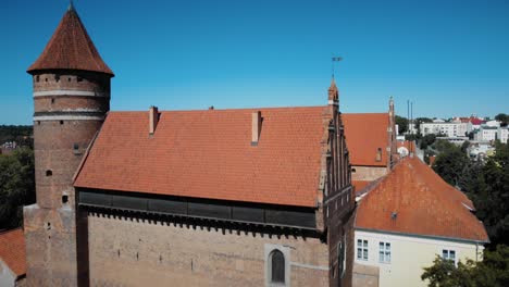 Castillo-En-Olsztyn-Polonia,-Imágenes-Aéreas,-Arquitectura-Medieval