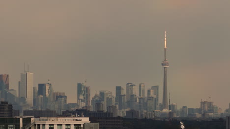 Zeitraffer-Eines-Regenbogens-über-Der-Stadt-Toronto