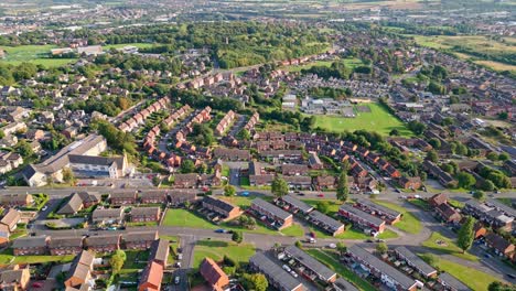Dewsbury-Moore-En-El-Reino-Unido-Es-Una-Típica-Urbanización-Propiedad-Del-Ayuntamiento-En-El-Video-Del-Reino-Unido-Obtenido-Por-Un-Dron