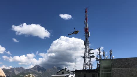 Einsätze-Eines-Hubschraubers-Auf-Dem-Mont-Blanc-1