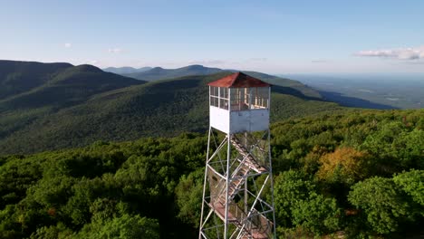 Torre-De-Fuego-De-Las-Montañas-Catskill