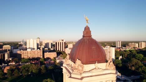 Edificio-De-La-Legislatura-De-Winnipeg-Con-Horizonte