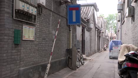 Alley-in-traditional-Hutong-in-Beijing,-China