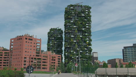 Vertikaler-Wald-In-Mailand,-Italien