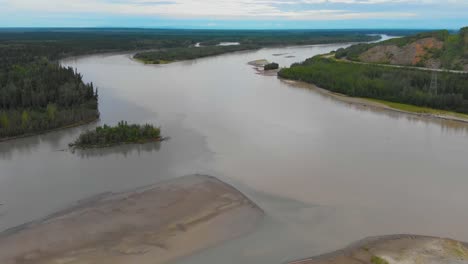 4K-Drone-Video-of-Alaska-Native-Vererans'-Honor-Steel-Truss-Bridge-over-the-Tanana-River-at-Nenana,-Alaska-during-Summer-Day