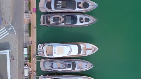 Expensive-luxury-yachts-anchor-in-the-harbor