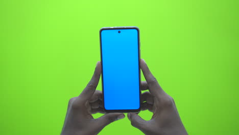 capcher-the-photo-in-phone-in-background-chroma