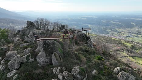 Ausflug-Zu-Den-Balkonen-Von-Extremadura-In-Cabezabellosa-Am-Aussichtspunkt-Des-Schlosses