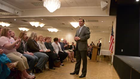 Der-Konservative-Präsidentschaftskandidat-Ted-Cruz-Erwähnt-Die-Irs-Während-Einer-Politischen-Rede-Bei-Einer-Wahlkampfveranstaltung-In-Iowa