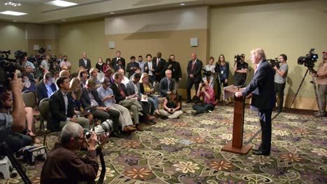 Us-Republican-Presidential-Hopeful-Donald-Trump-Claims-To-Love-The-Bible-During-Press-Conference,-Iowa-Caucus