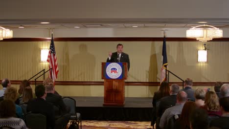 Us-Republican-Presidential-Hopeful-Chris-Christie-Speaks-To-Conservative-Supporters-During-The-Iowa-Caucus